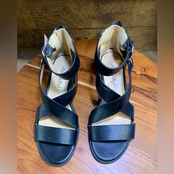 American Eagle sandals. Inv 5663 - Picture 1 of 6